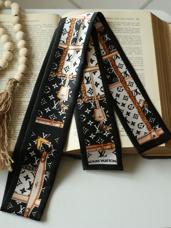 Louis-Vuitton-meshgi.jpg باندانا تویلی اسکارف لویی ویتون مشکی - تصویر 1